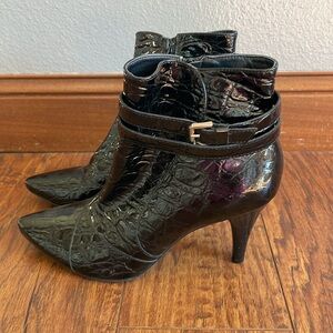 Antonio Melani CROC Embossed Genuine Patent Leather Black Heel Ankle Boots 7.5